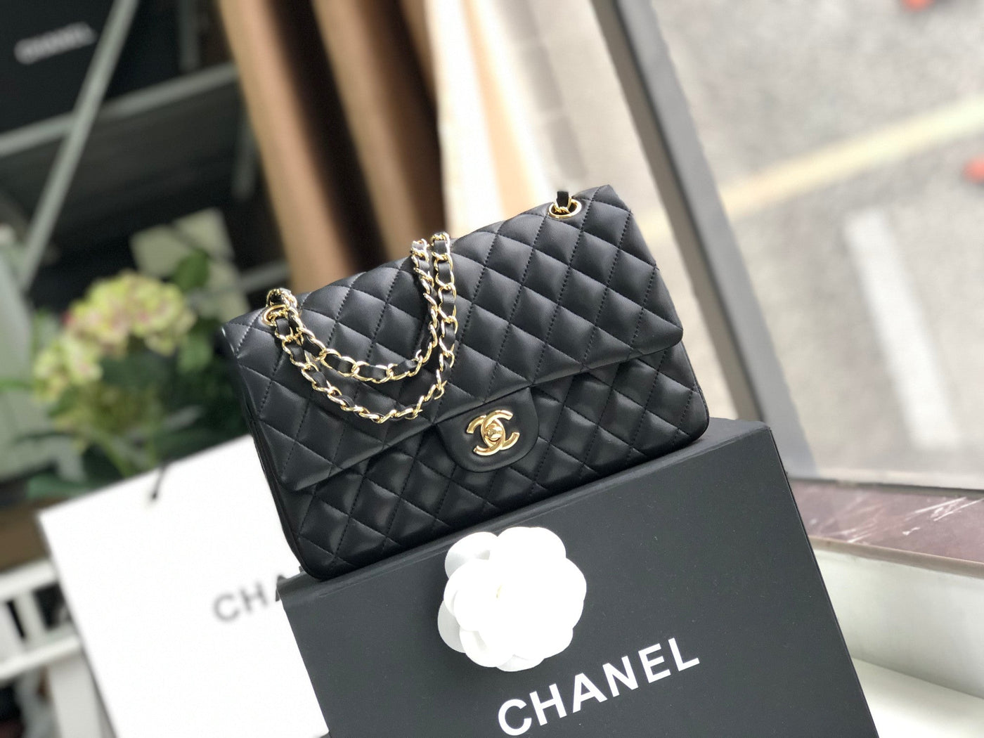 Chanel 26cm Flap Bag (Lambskin)