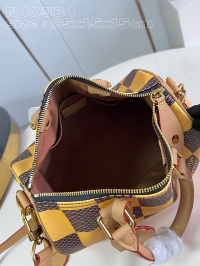 Louis Vuitton Bandoulière Speedy Bag 25