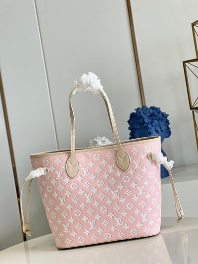 Louis Vuitton Neverfull Tote Bag