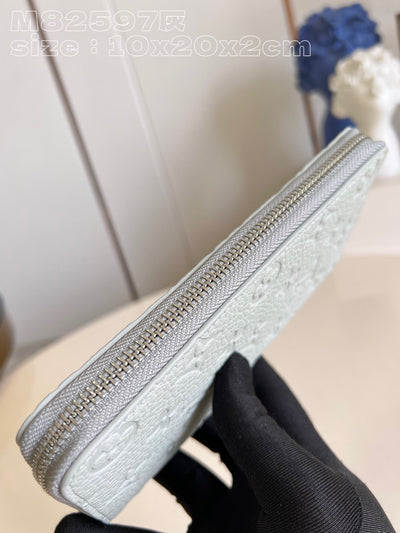 Louis Vuitton Zippy Wallet