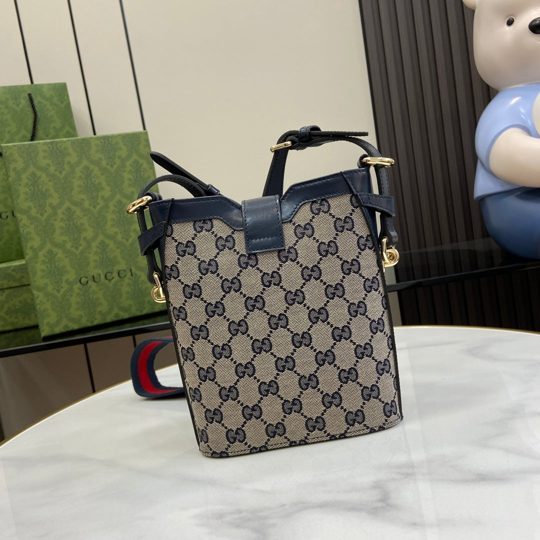 Gucci GG Small Bucket bag