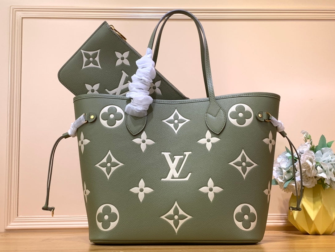 Louis Vuitton Neverfull MM Tote Bag