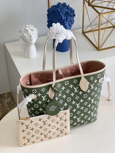 Louis Vuitton Neverfull Tote Bag