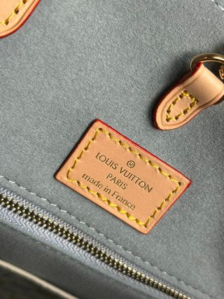 Louis Vuitton MM OnTheGo Bag