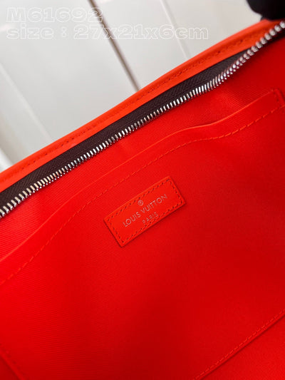 Louis Vuitton Pochette Voyage MM