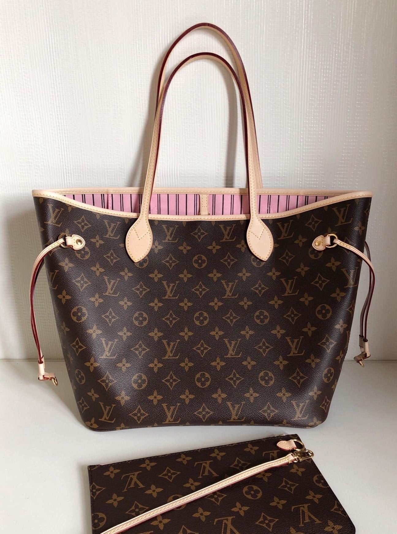 Louis Vuitton Neverfull Tote Bag