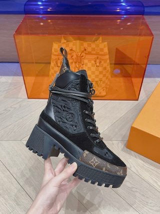 Louis Vuitton Laureate  Platform Desert Boots