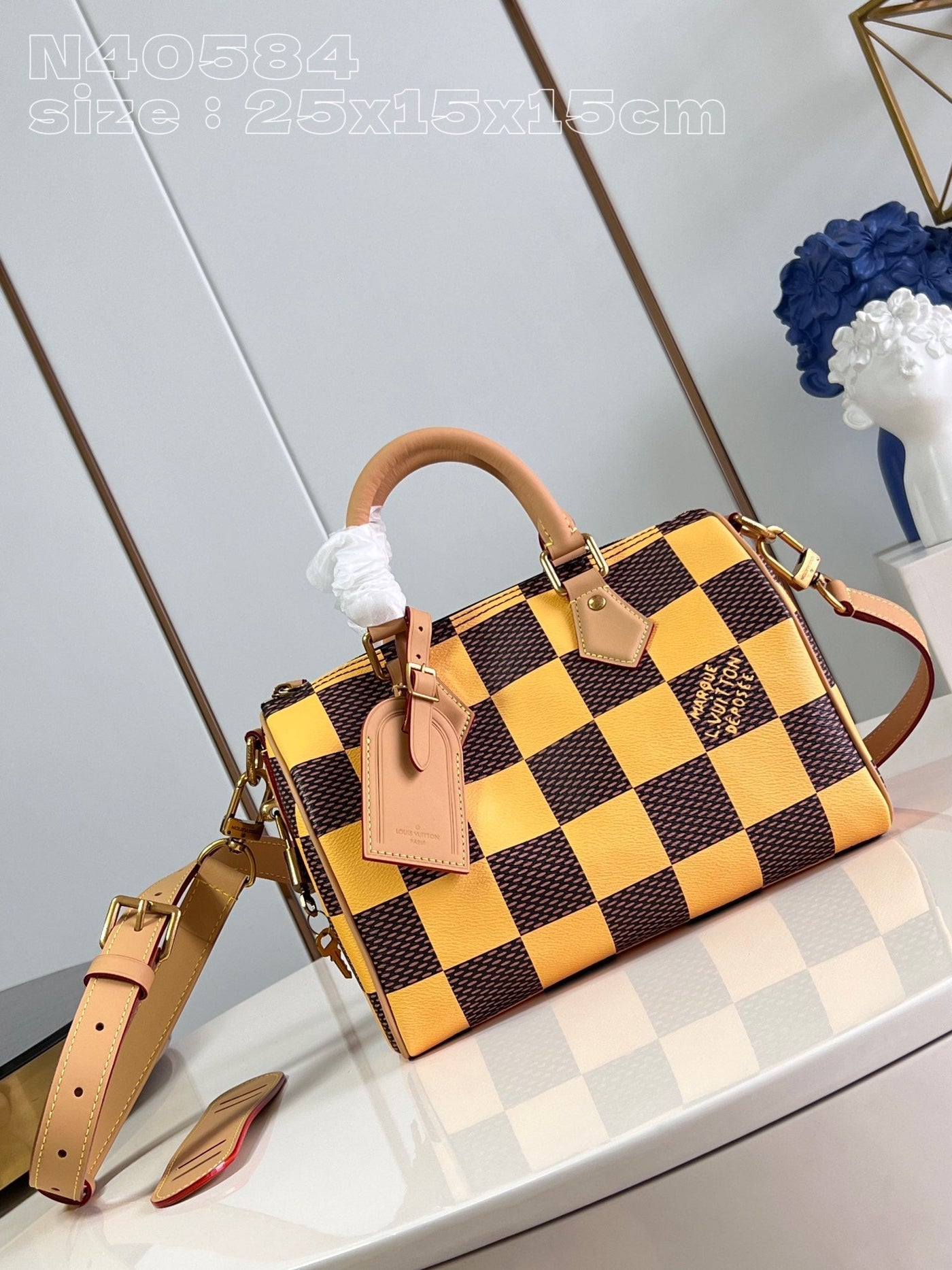 Louis Vuitton Bandoulière Speedy Bag 25