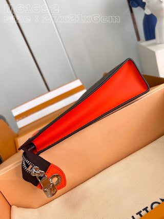 Louis Vuitton Pochette Voyage MM