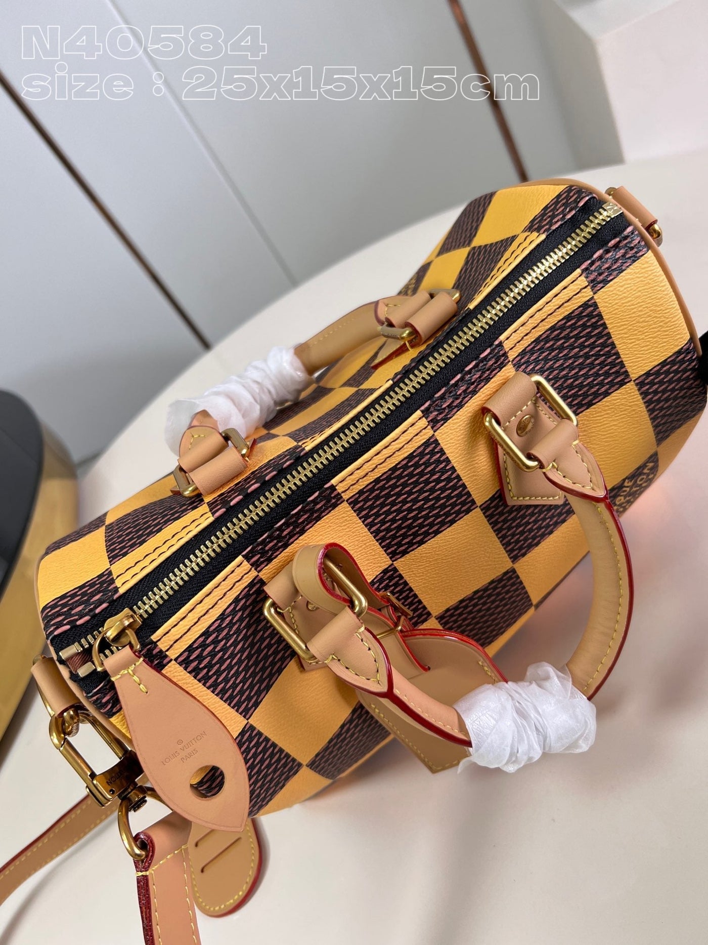 Louis Vuitton Bandoulière Speedy Bag 25