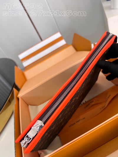 Louis Vuitton Pochette Voyage MM