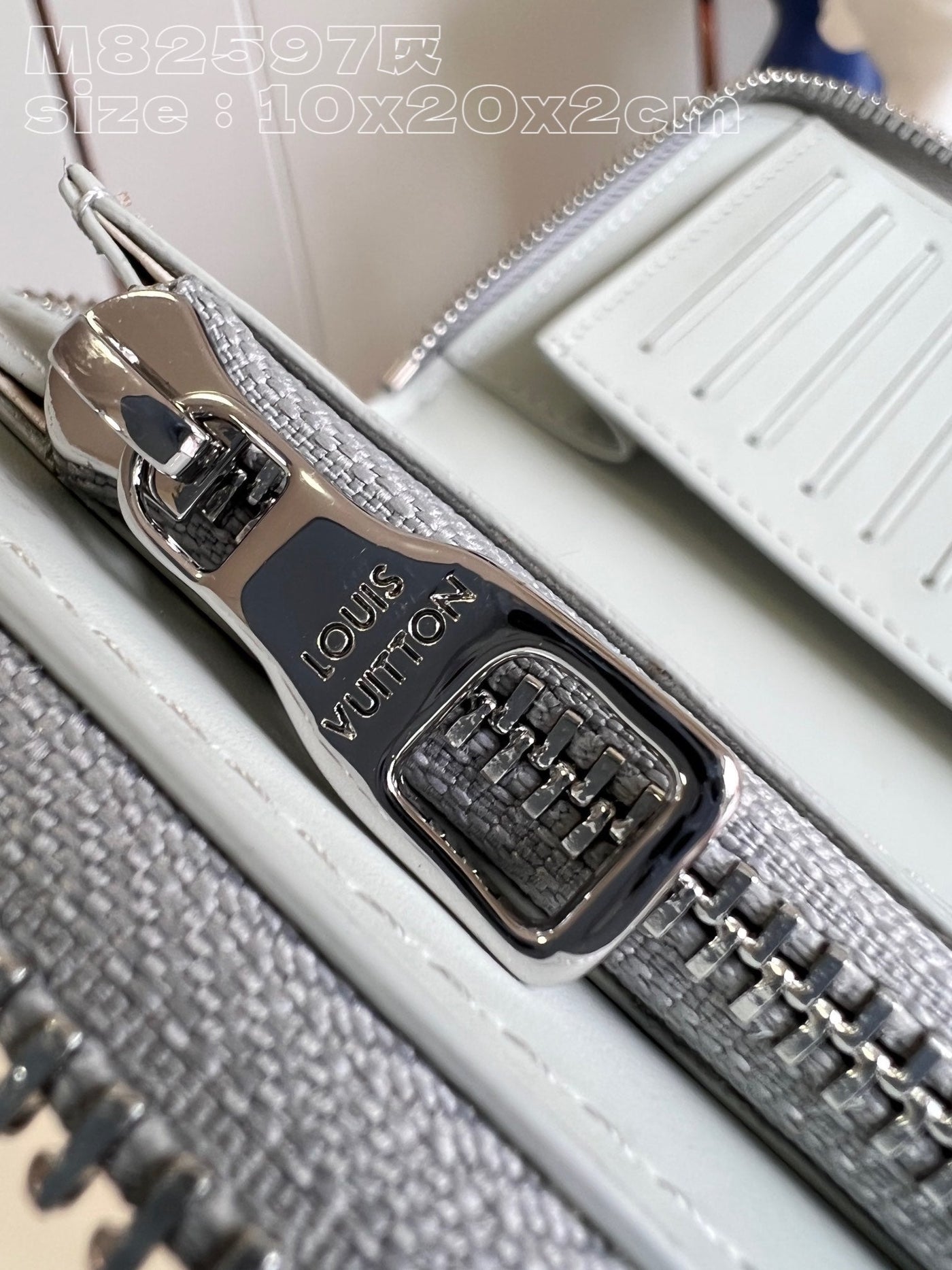 Louis Vuitton Zippy Wallet