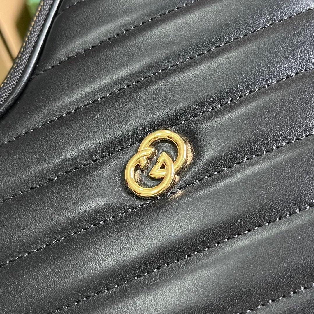 Gucci Interlocking G Mini Heart Shoulder Bag