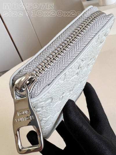 Louis Vuitton Zippy Wallet