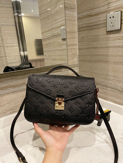 Budget Louis Vuitton Pochette Metis Bag