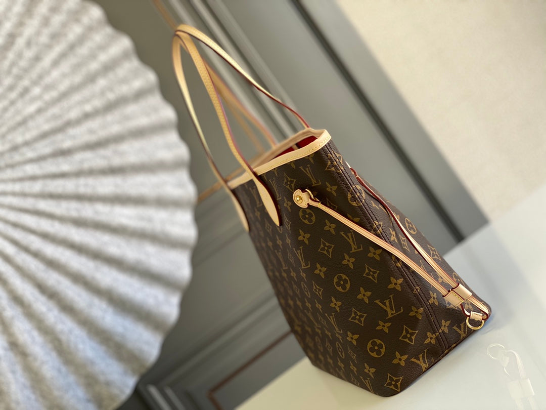 Louis Vuitton Neverfull Tote Bag