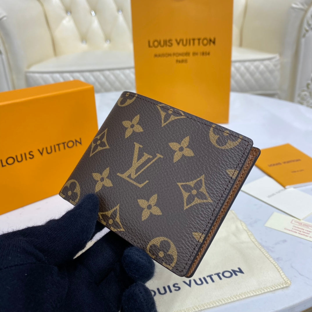 Louis Vuitton Men's Monogram Wallet