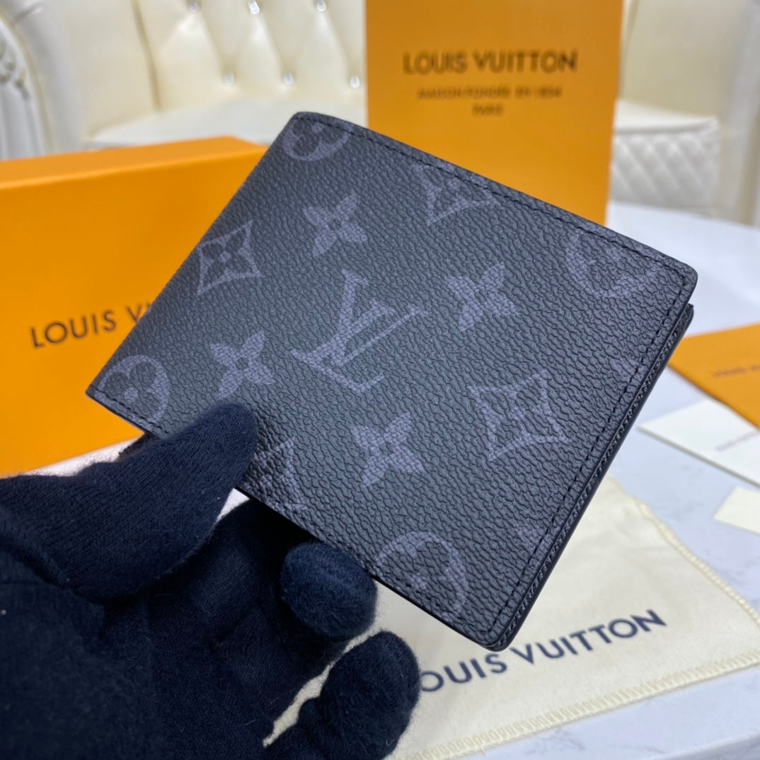 Louis Vuitton Men's Monogram Wallet