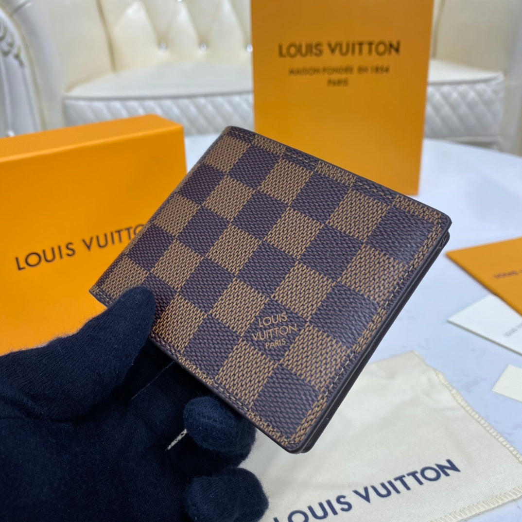 Louis Vuitton Men's Checkered Wallet