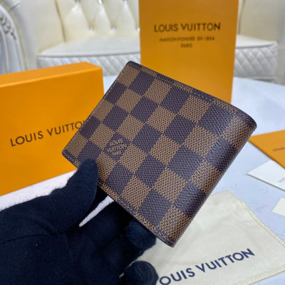 Louis Vuitton Men's Checkered Wallet