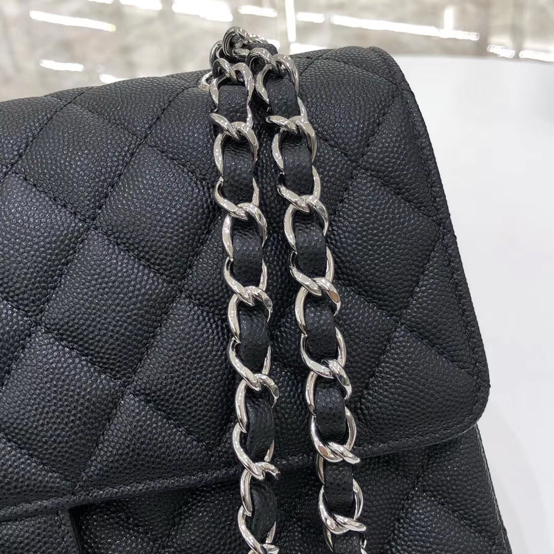 Chanel 26cm Flap Bag (Caviar Leather)