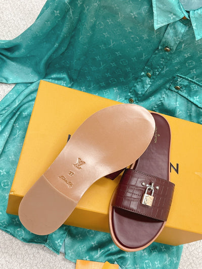 Louis Vuitton Lock It  Flat Mule