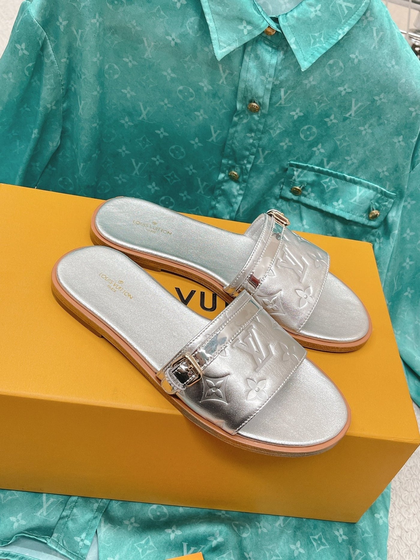 Louis Vuitton Lock It  Flat Mule