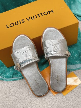 Louis Vuitton Lock It  Flat Mule