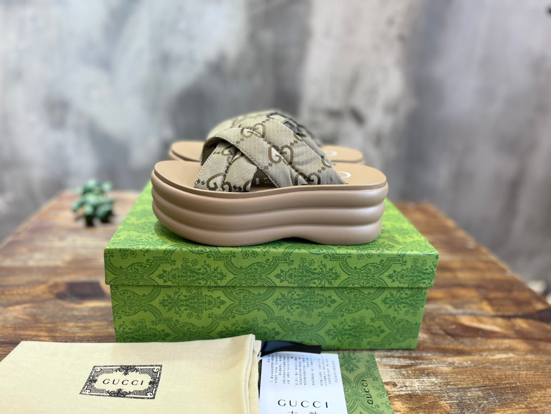 Gucci  GG Platform Slide Sandal