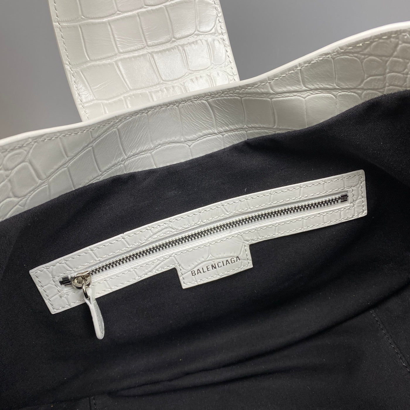 Balenciaga Le Cagole Medium Bag