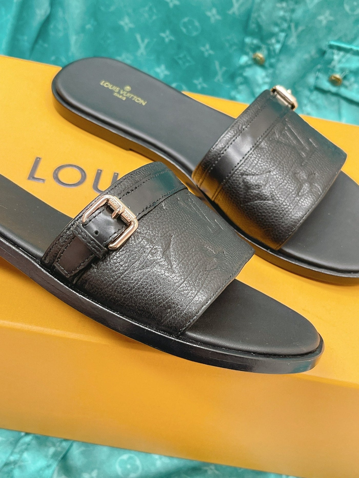 Louis Vuitton Lock It  Flat Mule