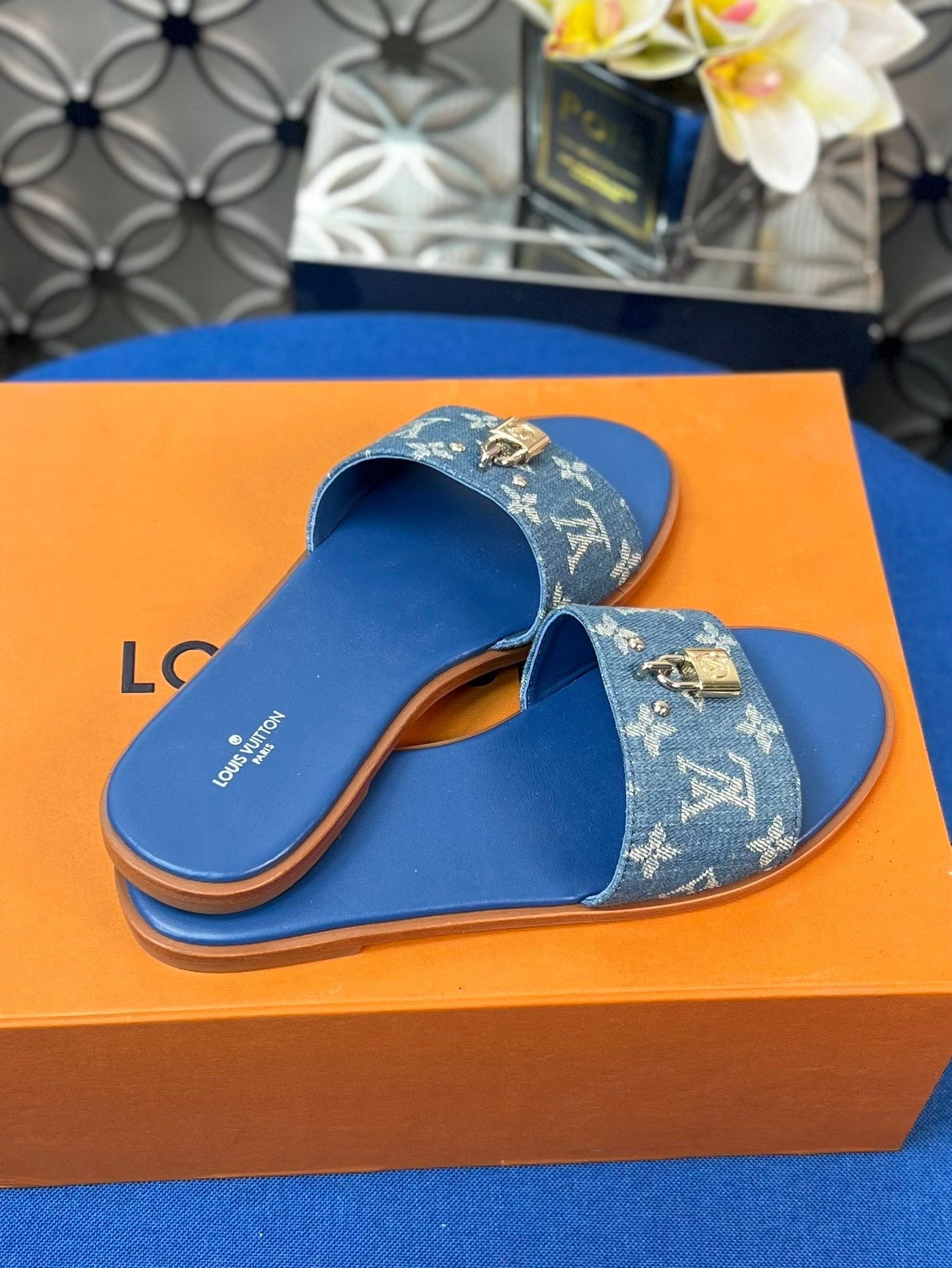 Louis Vuitton Lock It  Flat Mule