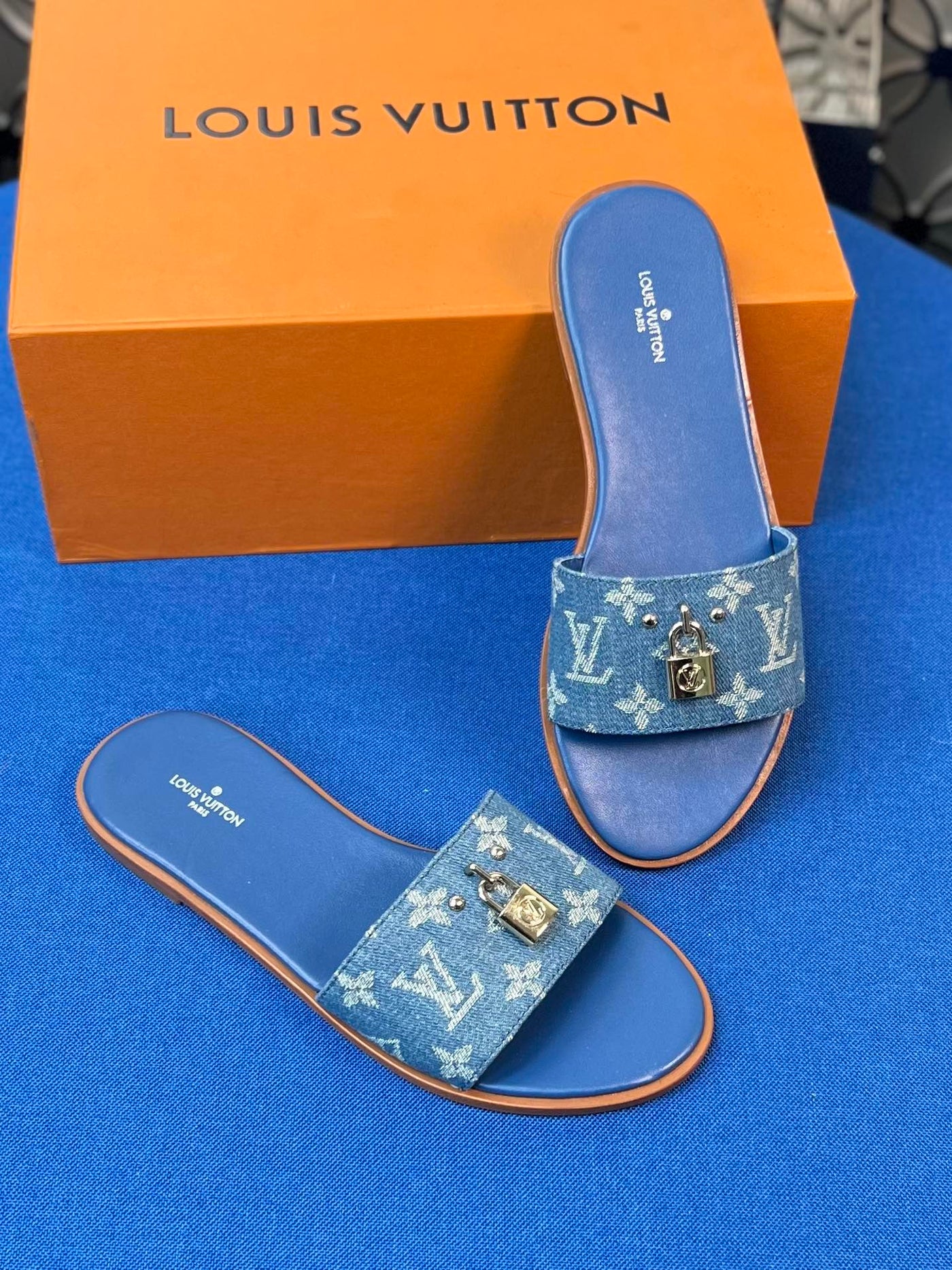 Louis Vuitton Lock It  Flat Mule