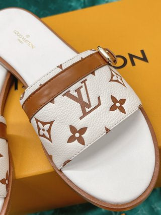 Louis Vuitton Lock It  Flat Mule