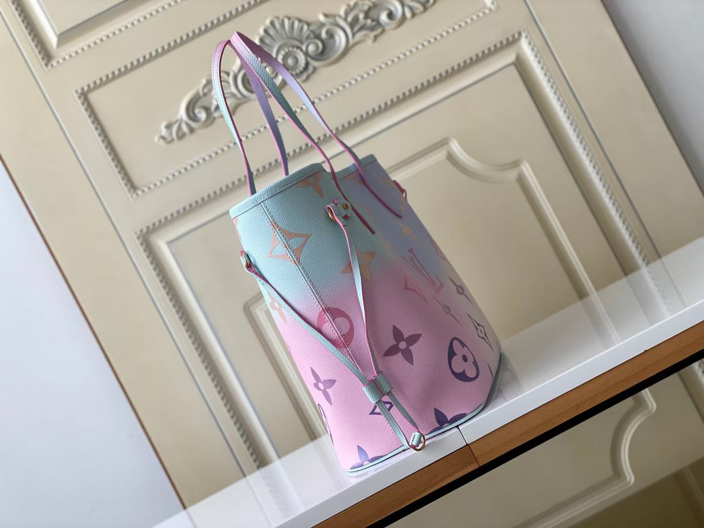 Louis Vuitton Neverfull Tote Bag