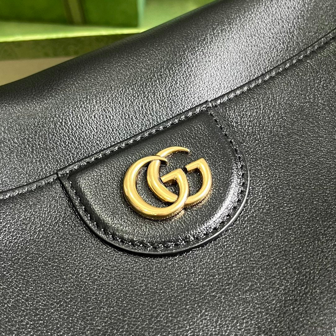 Gucci Diana Medium Shoulder Bag