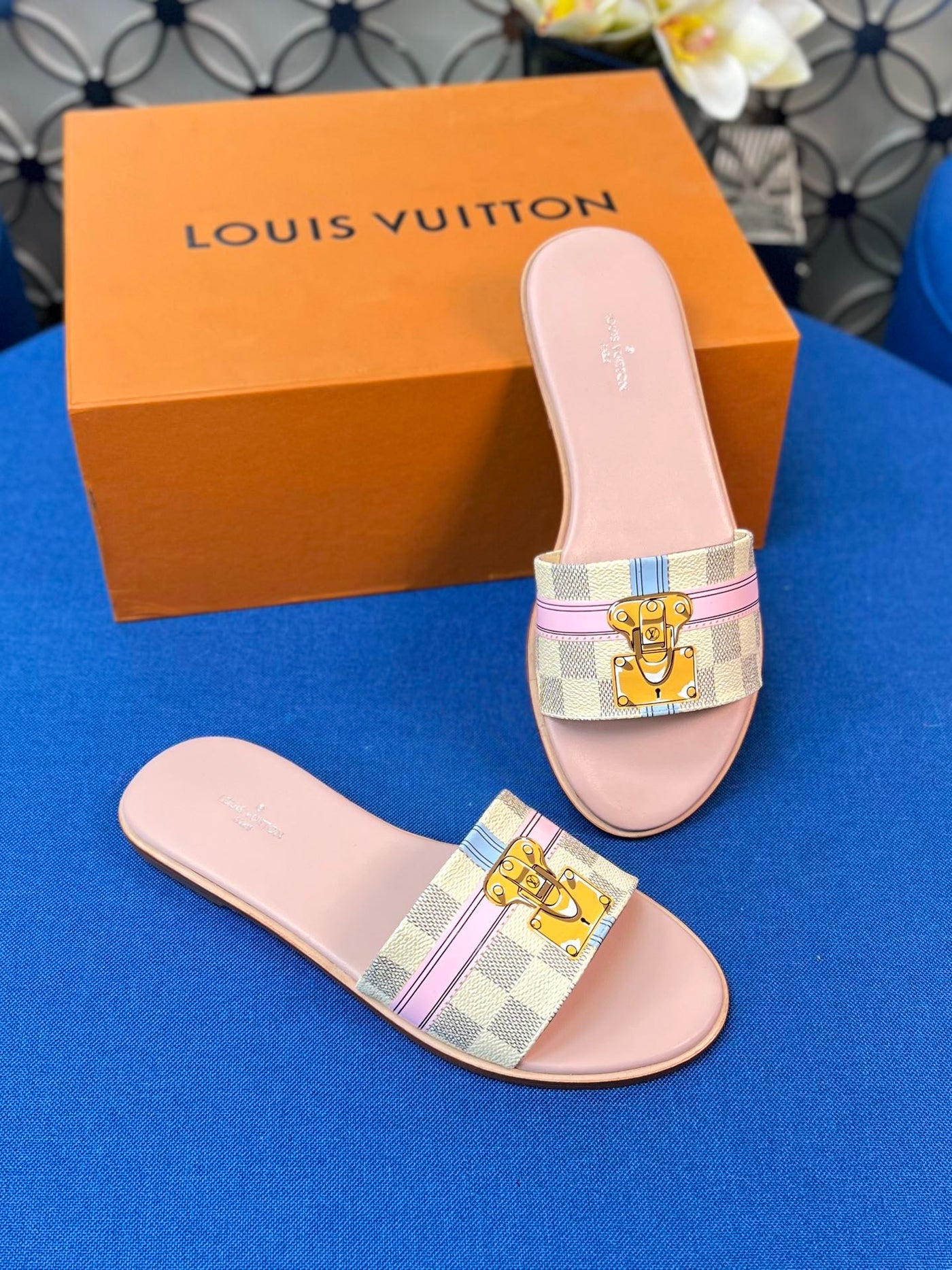 Louis Vuitton Lock It  Flat Mule