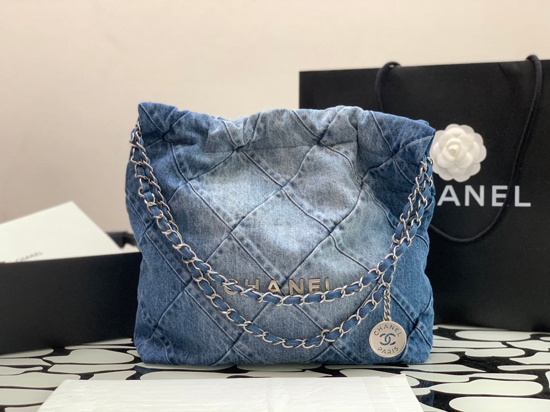 Chanel 22 Medium Handbag