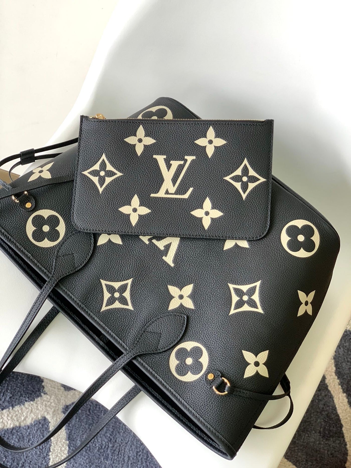 Louis Vuitton Neverfull MM Tote Bag