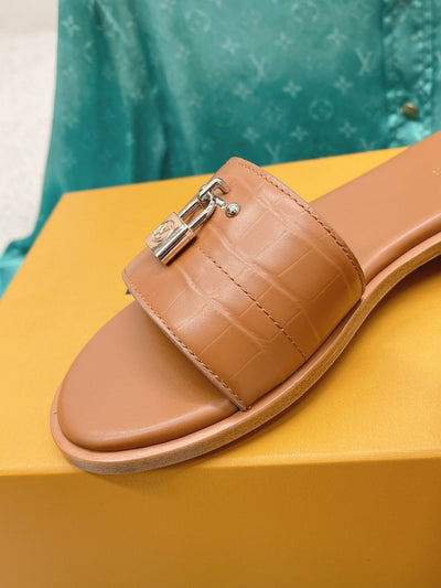 Louis Vuitton Lock It  Flat Mule