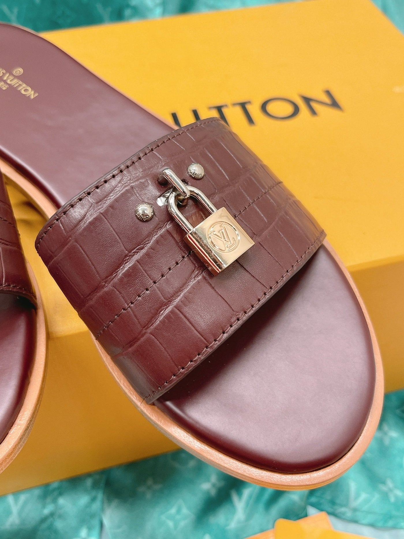 Louis Vuitton Lock It  Flat Mule