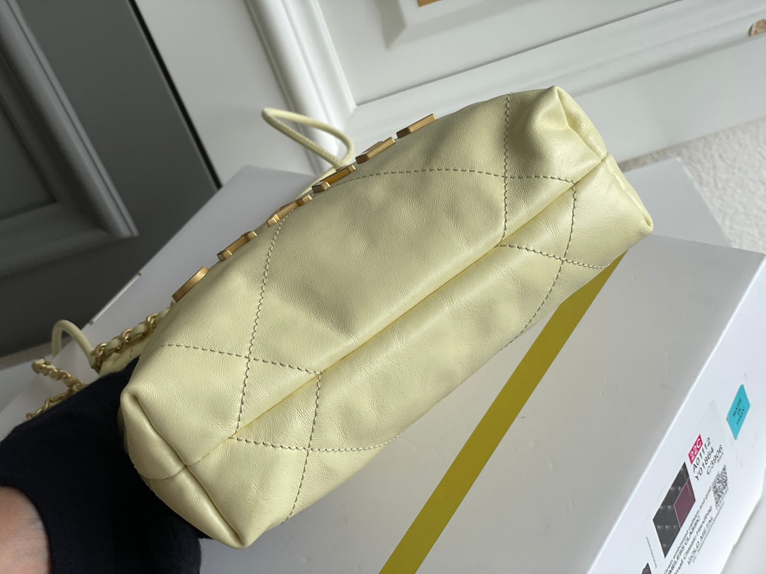 Chanel 22 Medium Handbag
