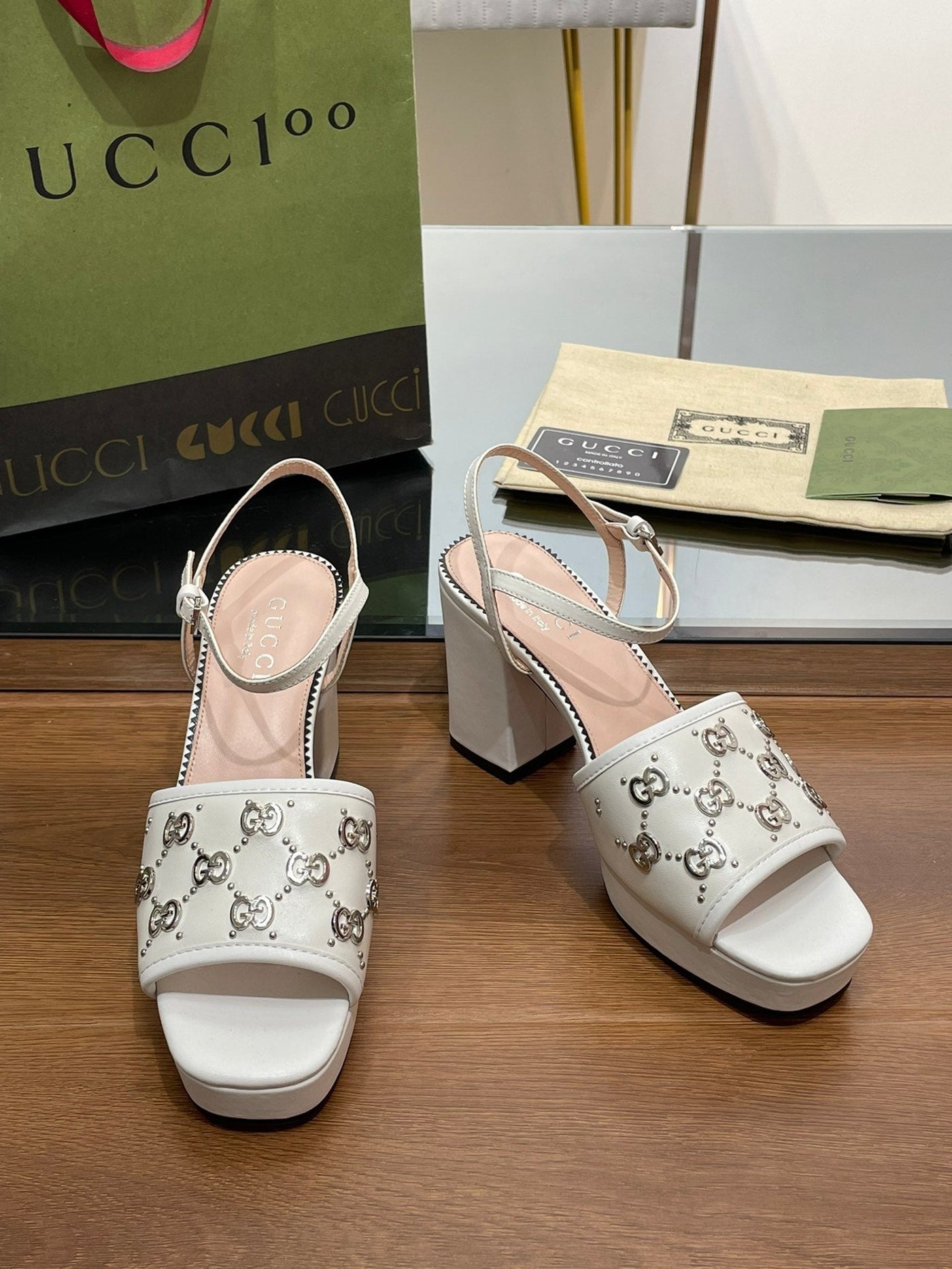 Gucci Interlocking G  Studs Sandal