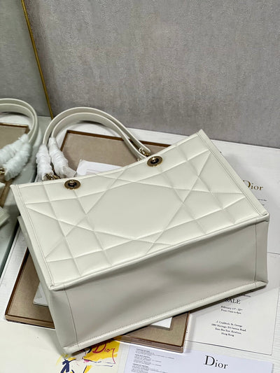 Christian Dior Medium Dior Essential Tote Bag