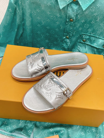 Louis Vuitton Lock It  Flat Mule