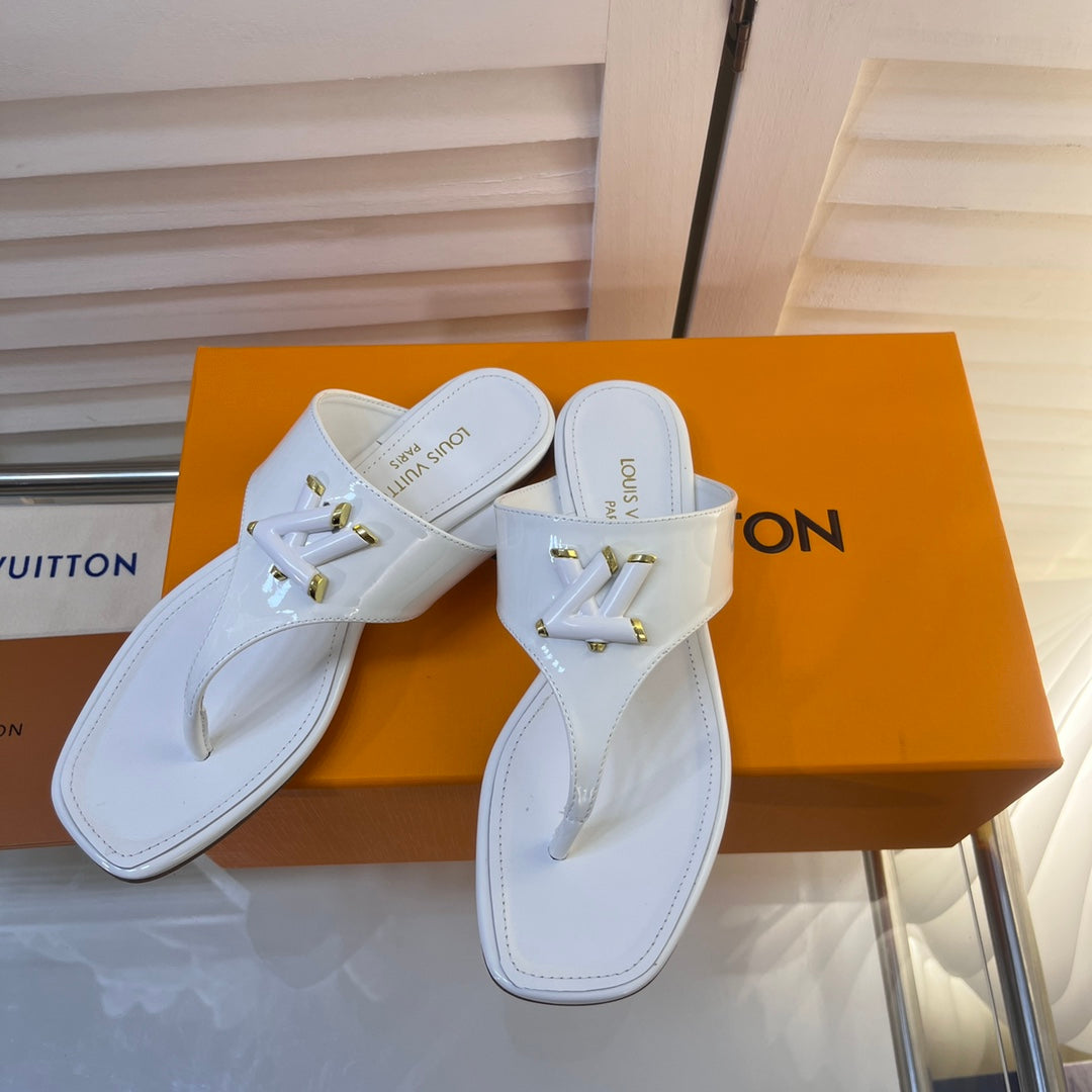 Louis Vuitton Shake Flat Thong Sandals