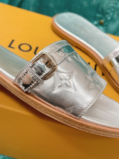Louis Vuitton Lock It  Flat Mule