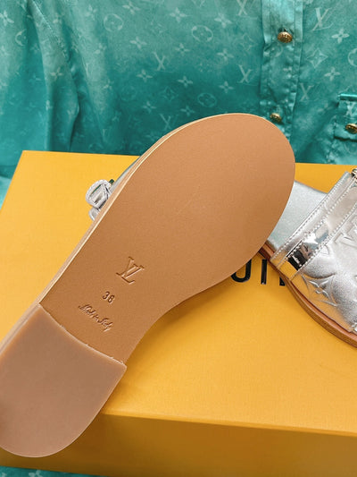 Louis Vuitton Lock It  Flat Mule