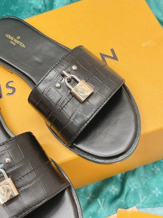 Louis Vuitton Lock It  Flat Mule