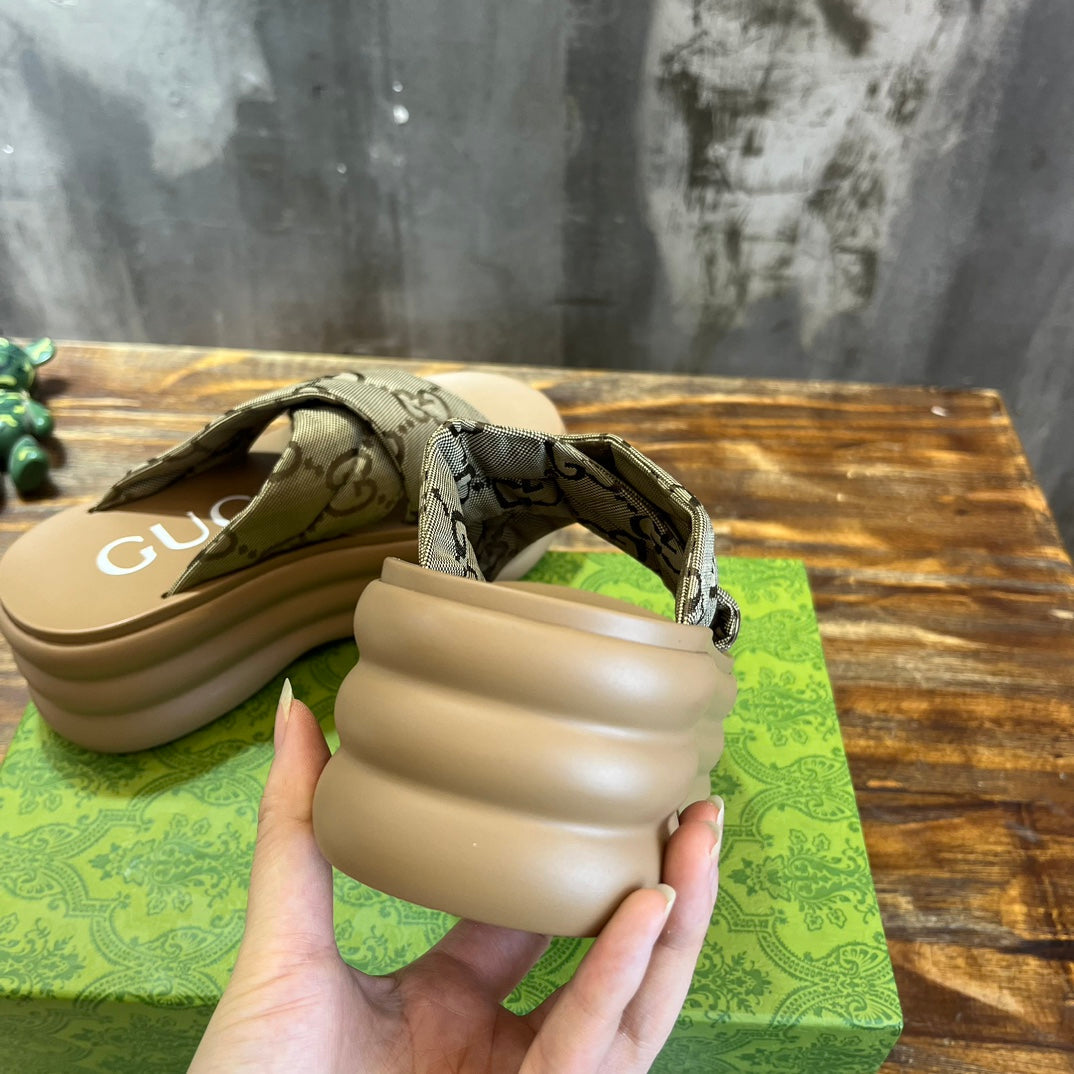 Gucci  GG Platform Slide Sandal